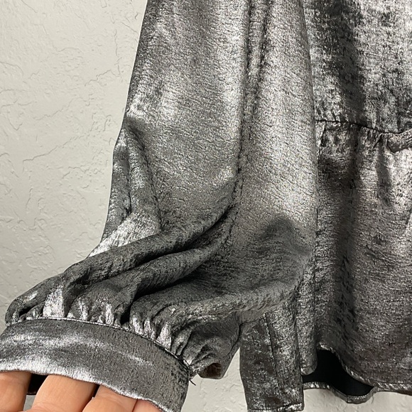 NWT Jodifl Black Silver Metallic Bow Long Sleeve Blouse Sz Medium - Picture 5 of 8